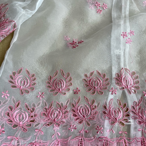 Vintage Top Blouse Womens M pink Pearl Button Up Embroidery Flower loose fitting - Picture 3 of 11